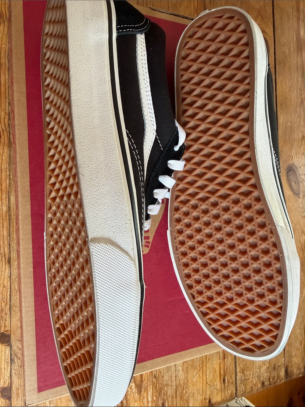 Vans Black and White Old Skool Skate Sneakers, never worn - Picture 6 of 6